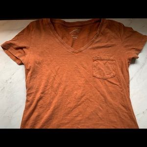 Universal Thread Rust colored T